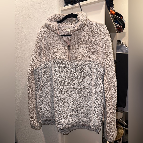 Medium Sherpa. Miami brand from Francesca’s - Picture 1 of 5